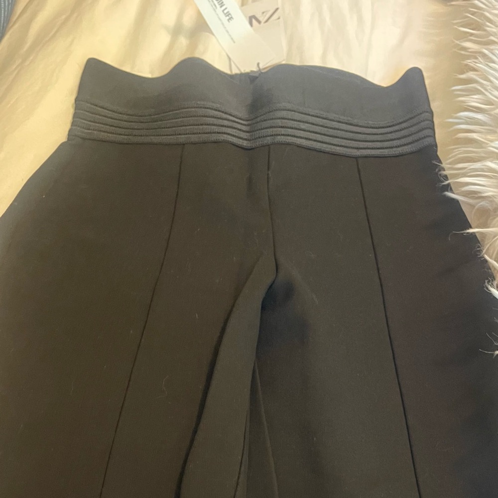 Zara L NWT Elastic Leggings